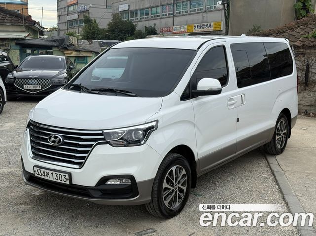 Hyundai Starex New 4WD Urban 9-Seater Exclusive - фото 1