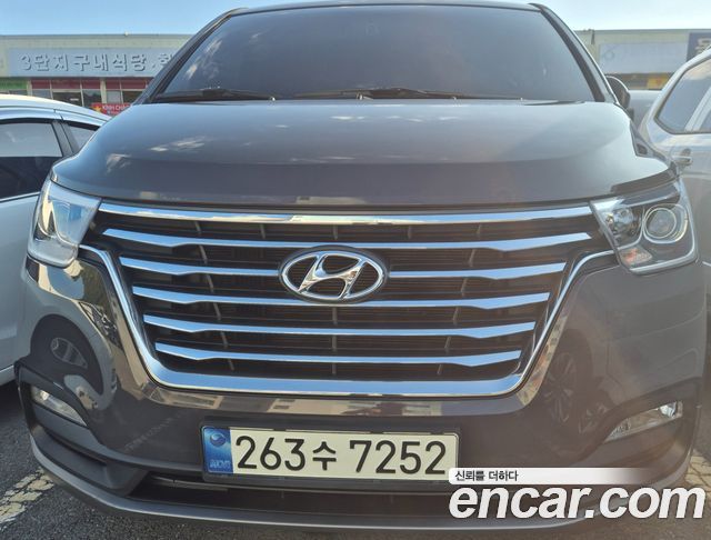 Hyundai Starex New Urban 9-Seater Exclusive - фото 2