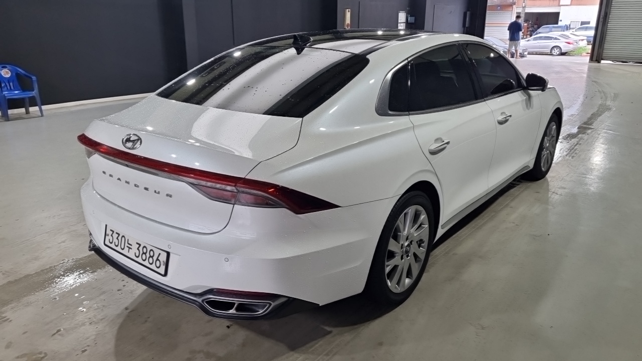 Hyundai Grandeur New IG, гибрид Calligraphy - фото 1