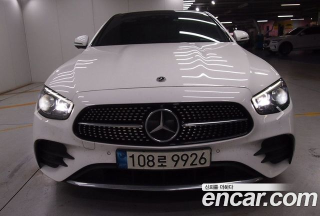 Mercedes-Benz E-Class W213 E350 4MATIC AMG Line - фото 0