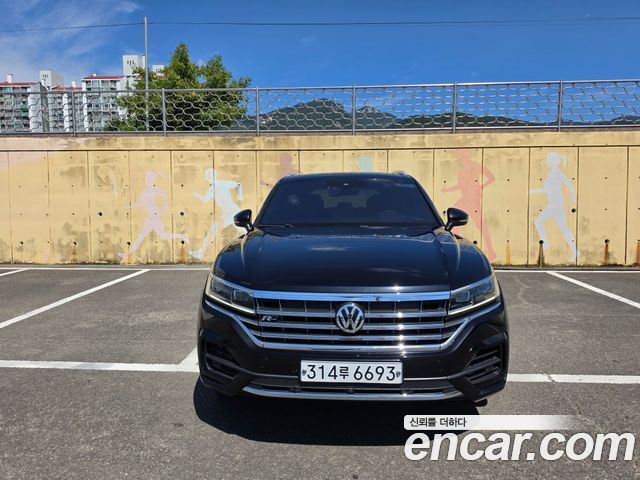 Volkswagen Touareg 3-го поколения 3.0 TDI R-Line - фото 2