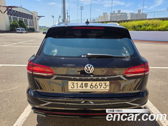 Volkswagen Touareg 3-го поколения 3.0 TDI R-Line - фото 3