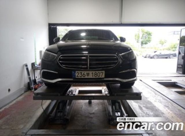 Mercedes-Benz E-Class W213 E450 4MATIC Exclusive - фото 0