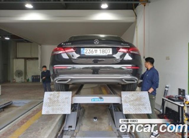 Mercedes-Benz E-Class W213 E450 4MATIC Exclusive - фото 1