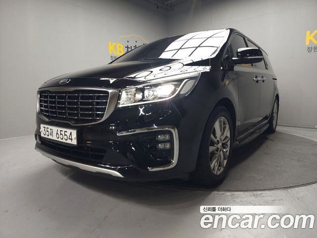 Kia Carnival New 9-Seater Luxury - фото 0