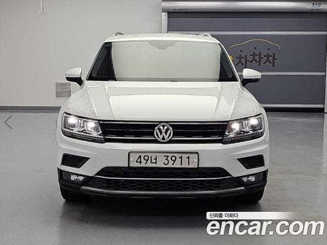 Volkswagen Tiguan 2-го поколения 2.0 TDI Premium - фото 1