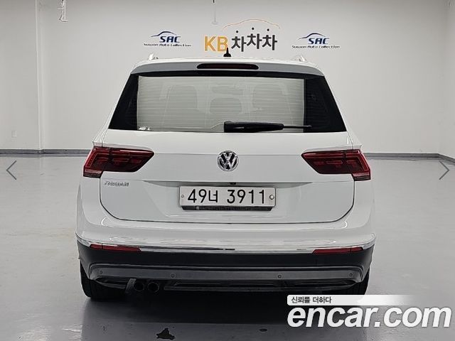 Volkswagen Tiguan 2-го поколения 2.0 TDI Premium - фото 2