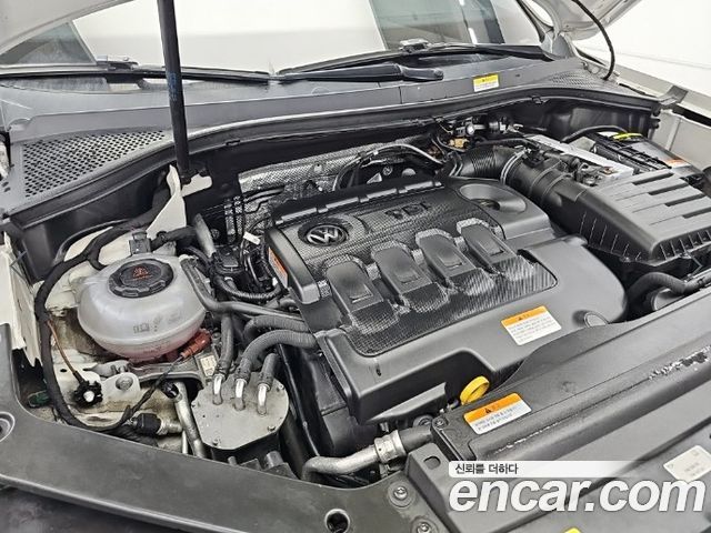 Volkswagen Tiguan 2-го поколения 2.0 TDI Premium - фото 4