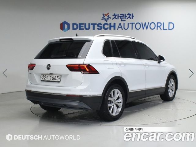 Volkswagen Tiguan 2-го поколения 2.0 TDI Premium - фото 1