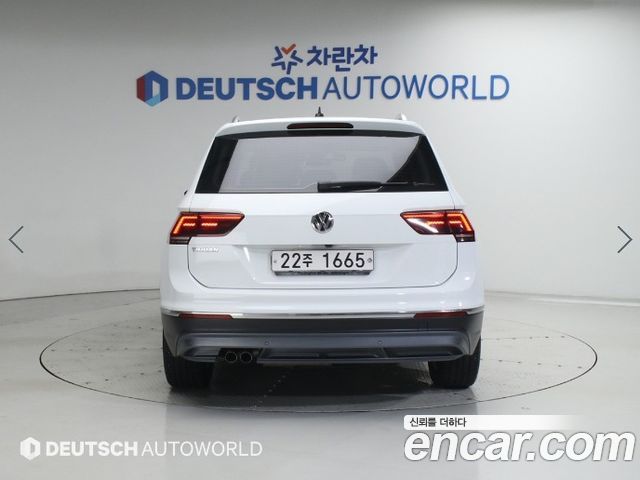 Volkswagen Tiguan 2-го поколения 2.0 TDI Premium - фото 3