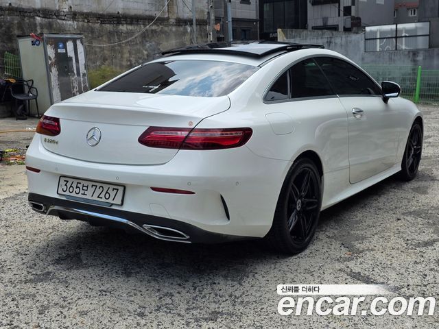 Mercedes-Benz E-Class W213 E220d Coupe - фото 1