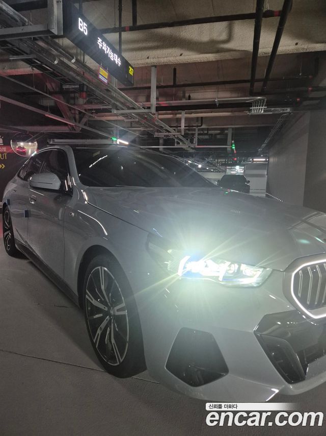 BMW 5 Series G60 530i xDrive M Sport - фото 2