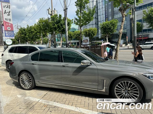 BMW 7 Series G11 730d xDrive Design Pure Excellence - фото 3