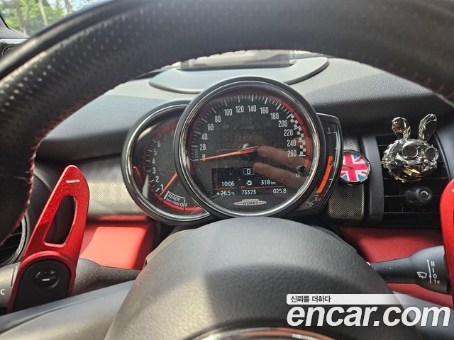 Mini Cooper Convertible S JCW 3rd - фото 3
