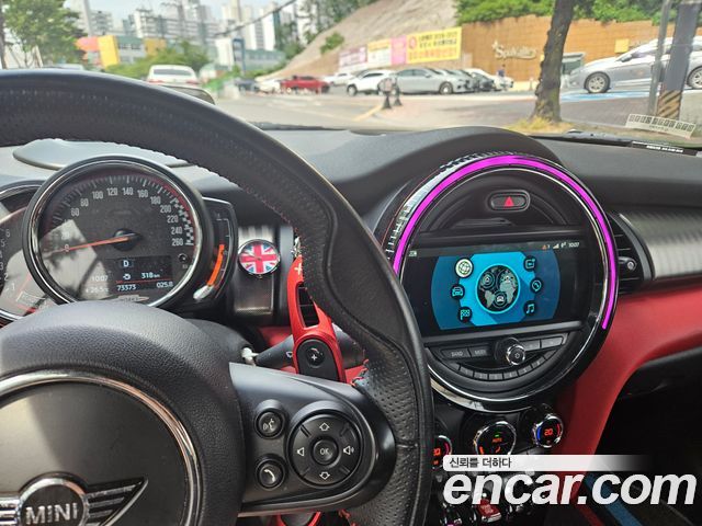 Mini Cooper Convertible S JCW 3rd - фото 4