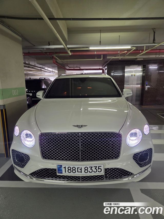 Bentley Bentayga 4.0 V8 - фото 0
