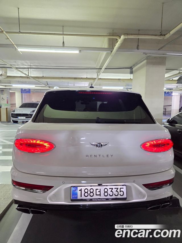 Bentley Bentayga 4.0 V8 - фото 1