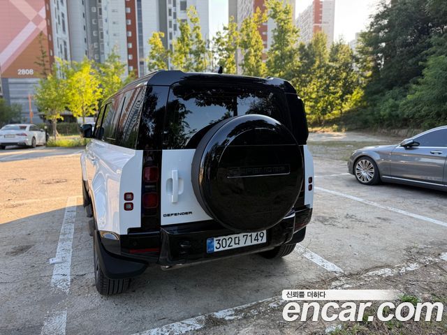 Land Rover Defender L663 110 P300 X-Dynamic SE - фото 1
