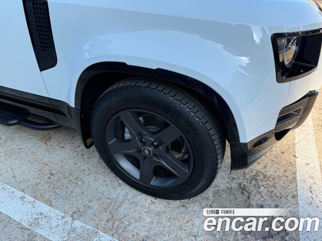 Land Rover Defender L663 110 P300 X-Dynamic SE - фото 4