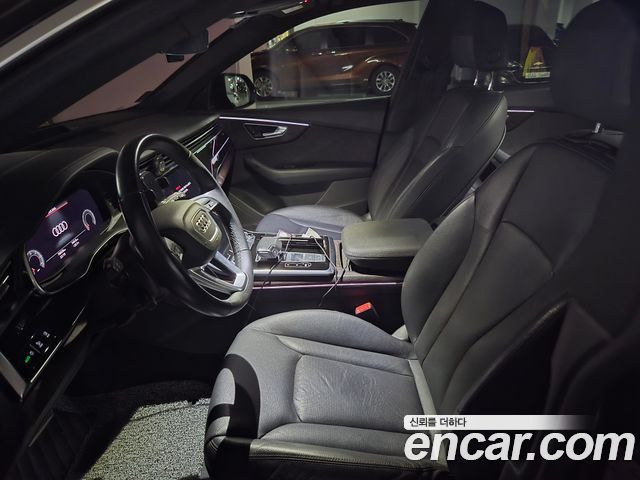 Audi Q8 45 TDI Quattro Premium - фото 3