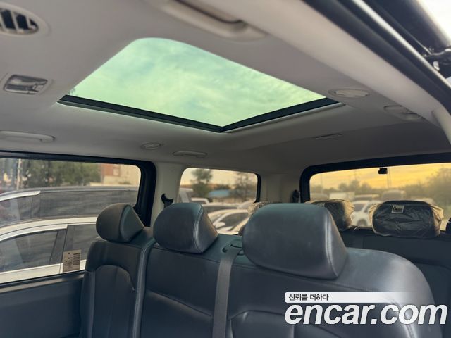 Hyundai Staria Tourer 9-Seater Modern - фото 1