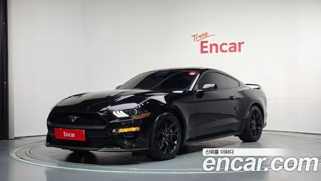 Ford Mustang Coupe - фото 0