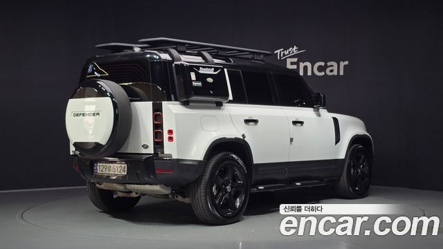 Land Rover Defender L663 110 D250 SE - фото 1