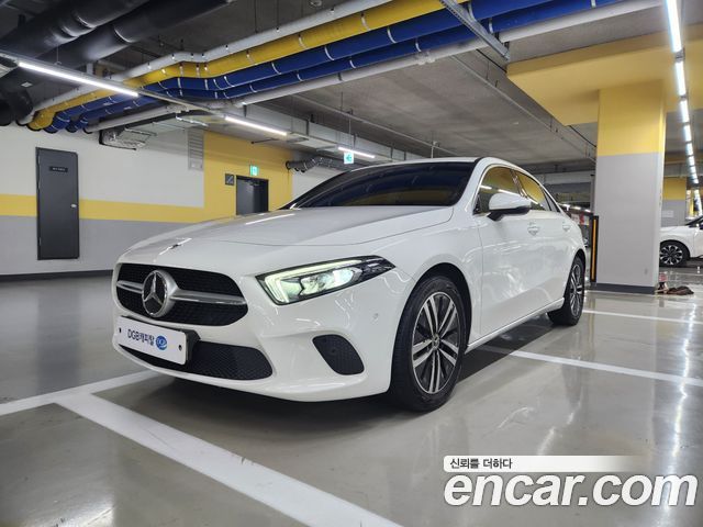 Mercedes-Benz A-Class W177 A220 Sedan - фото 0