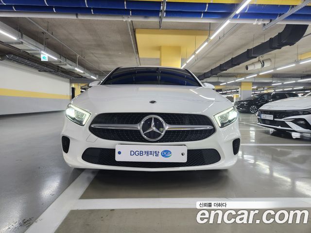Mercedes-Benz A-Class W177 A220 Sedan - фото 2
