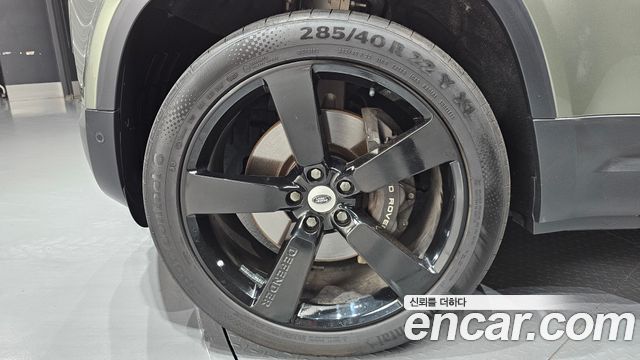 Land Rover Defender L663 90 D250 SE - фото 4