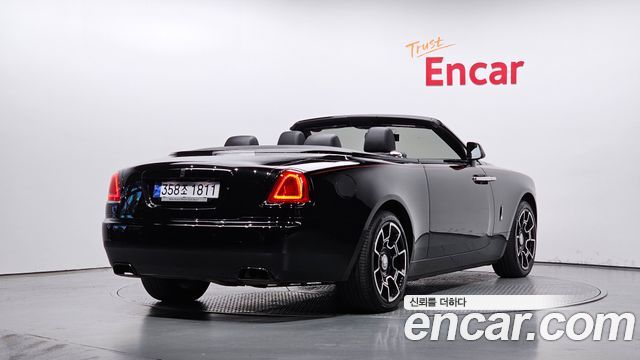 Rolls-Royce Dawn 6.6 V12 Black Badge - фото 1