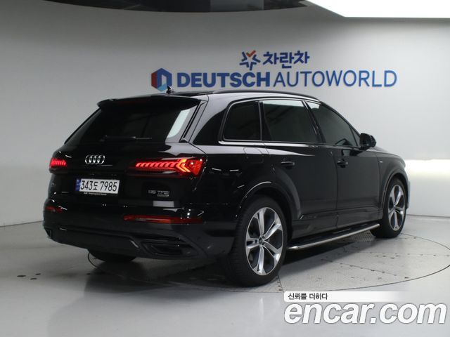 Audi Q7 55 TFSI Quattro Premium - фото 1