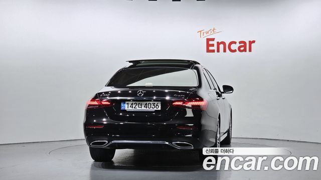 Mercedes-Benz E-Class W213 E350 4MATIC AMG Line - фото 3
