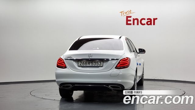 Mercedes-Benz C-Class W205 C350e - фото 3