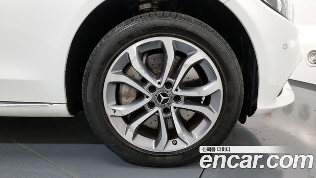 Mercedes-Benz C-Class W205 C350e - фото 4