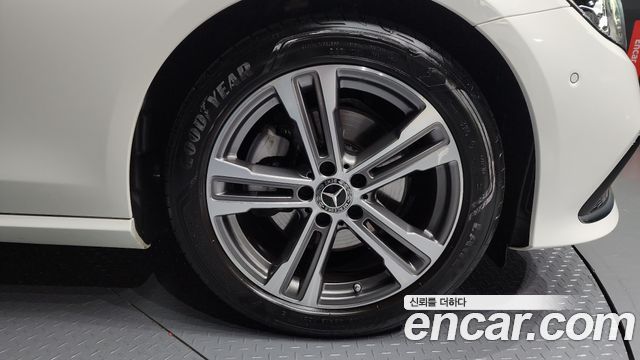 Mercedes-Benz E-Class W213 E250 Avantgarde - фото 4