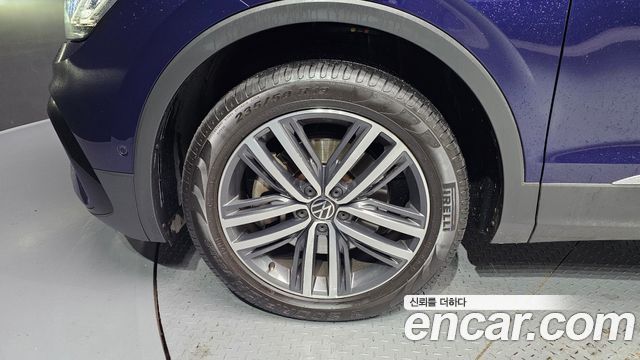 Volkswagen Tiguan 2.0 TSI Prestige - фото 4