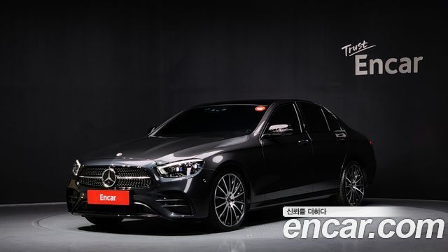 Mercedes-Benz E-Class W213 E350 4MATIC AMG Line - фото 0