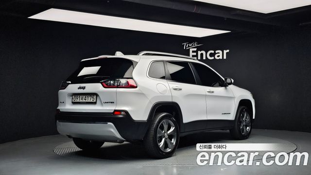 Jeep Cherokee KL 2.4 Limited AWD - фото 1