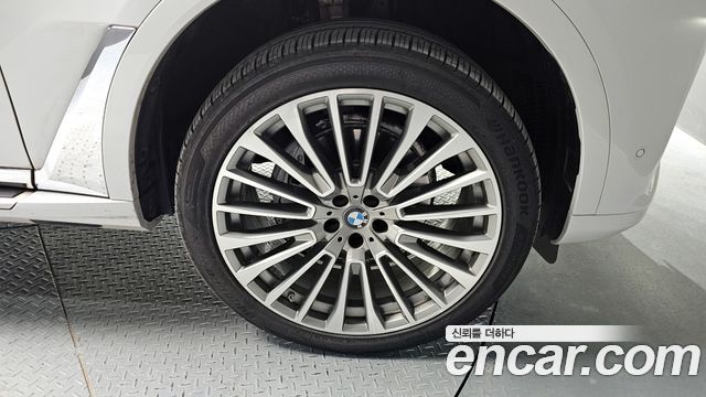 BMW X7 G07 xDrive 40i Design Pure Excellence 7-Seater - фото 4