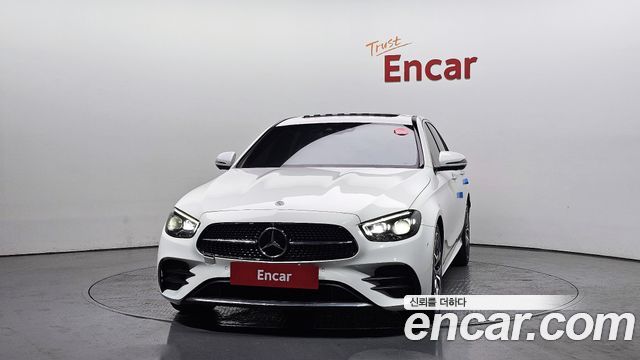 Mercedes-Benz E-Class W213 E220d 4MATIC AMG Line - фото 2