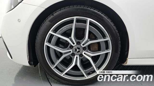 Mercedes-Benz E-Class W213 E220d 4MATIC AMG Line - фото 4