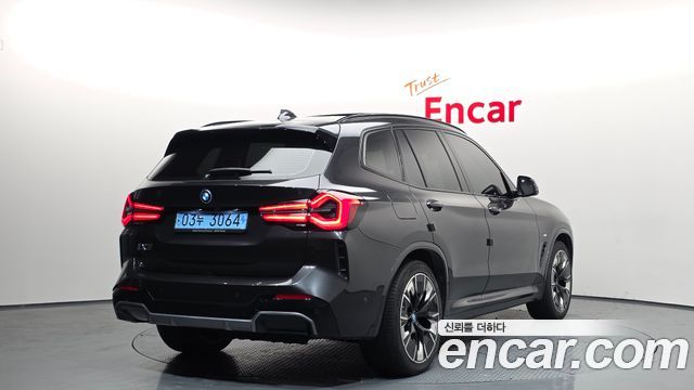BMW iX3 M Sports - фото 1