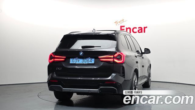 BMW iX3 M Sports - фото 3