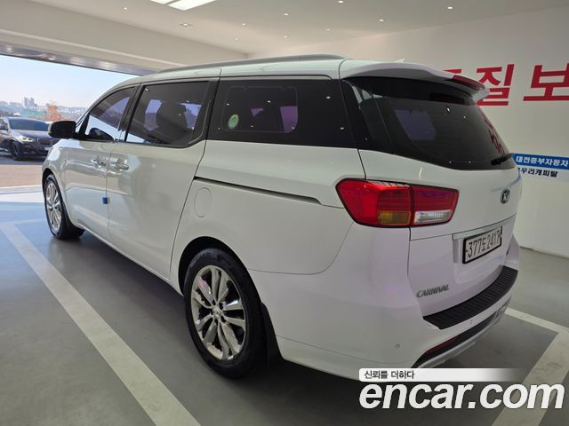 Kia Carnival Совершенно новый 7-seater Limousine Magic Space - фото 1