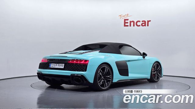 Audi R8 5.2 V10 Spyder - фото 1