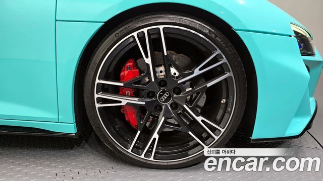 Audi R8 5.2 V10 Spyder - фото 4