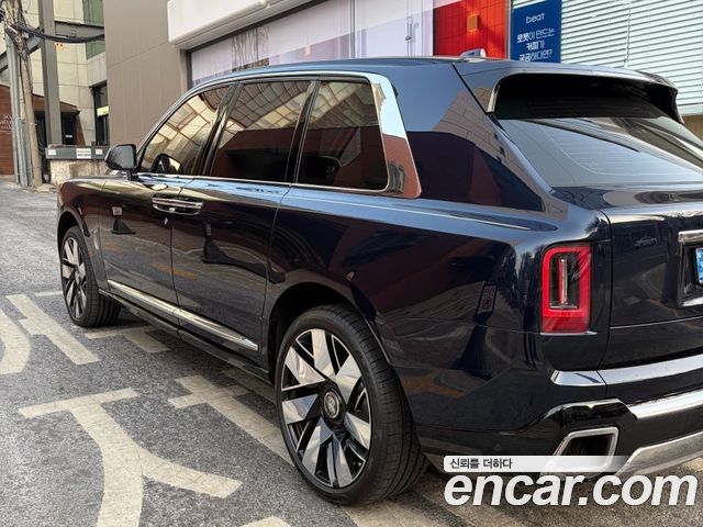 Rolls-Royce Cullinan 6.7 V12 - фото 1