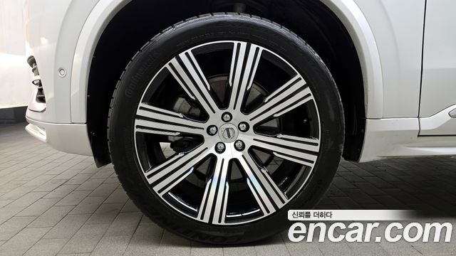 Volvo XC90 2-го поколения B6 Ultimate Bright - фото 4