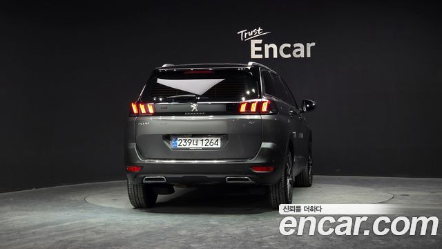 Peugeot 5008 2-го поколения 1.2 Pure Tech GT - фото 3